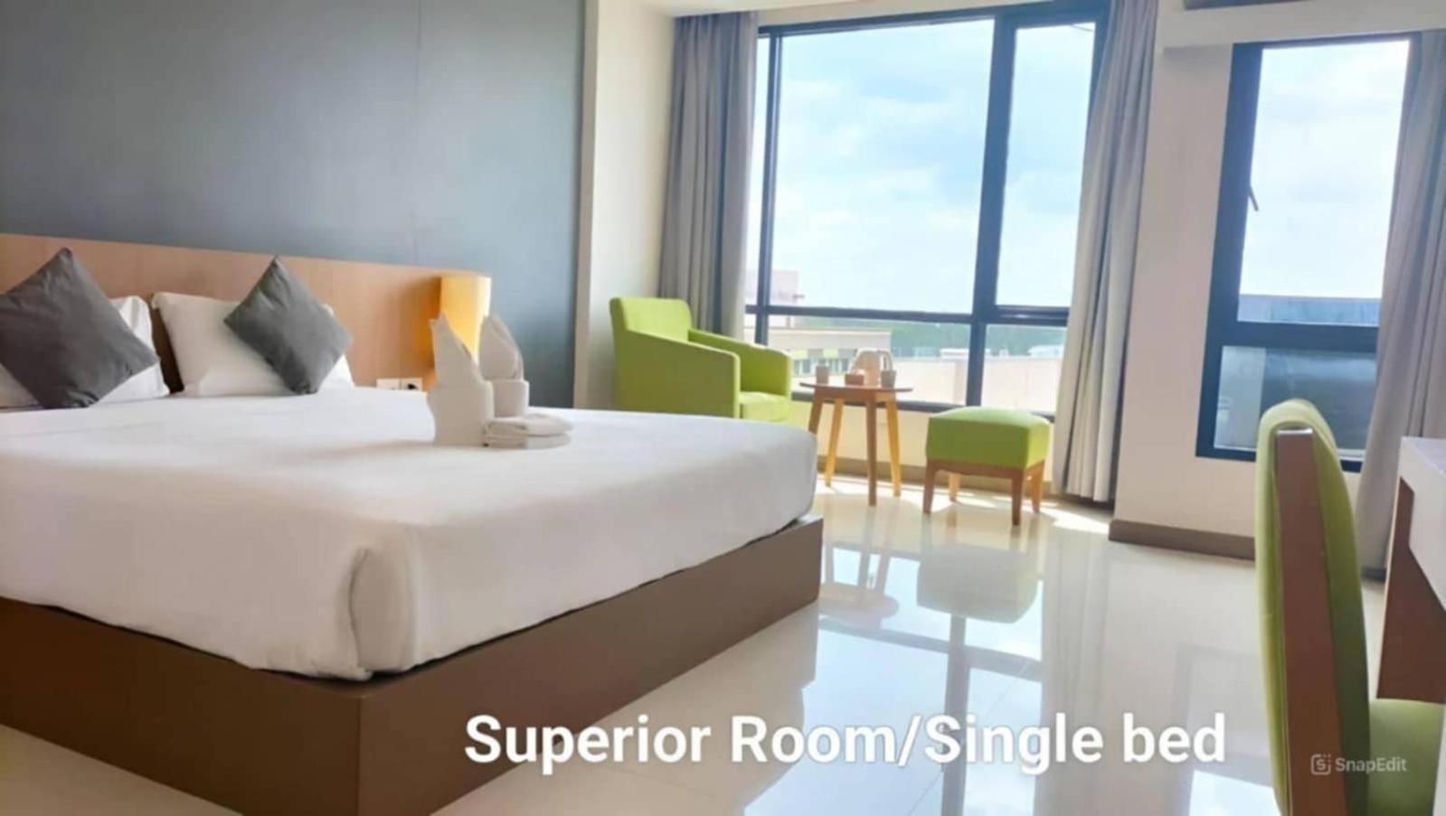 Hotel S Tara Grand Surat Thani Zewnętrze zdjęcie