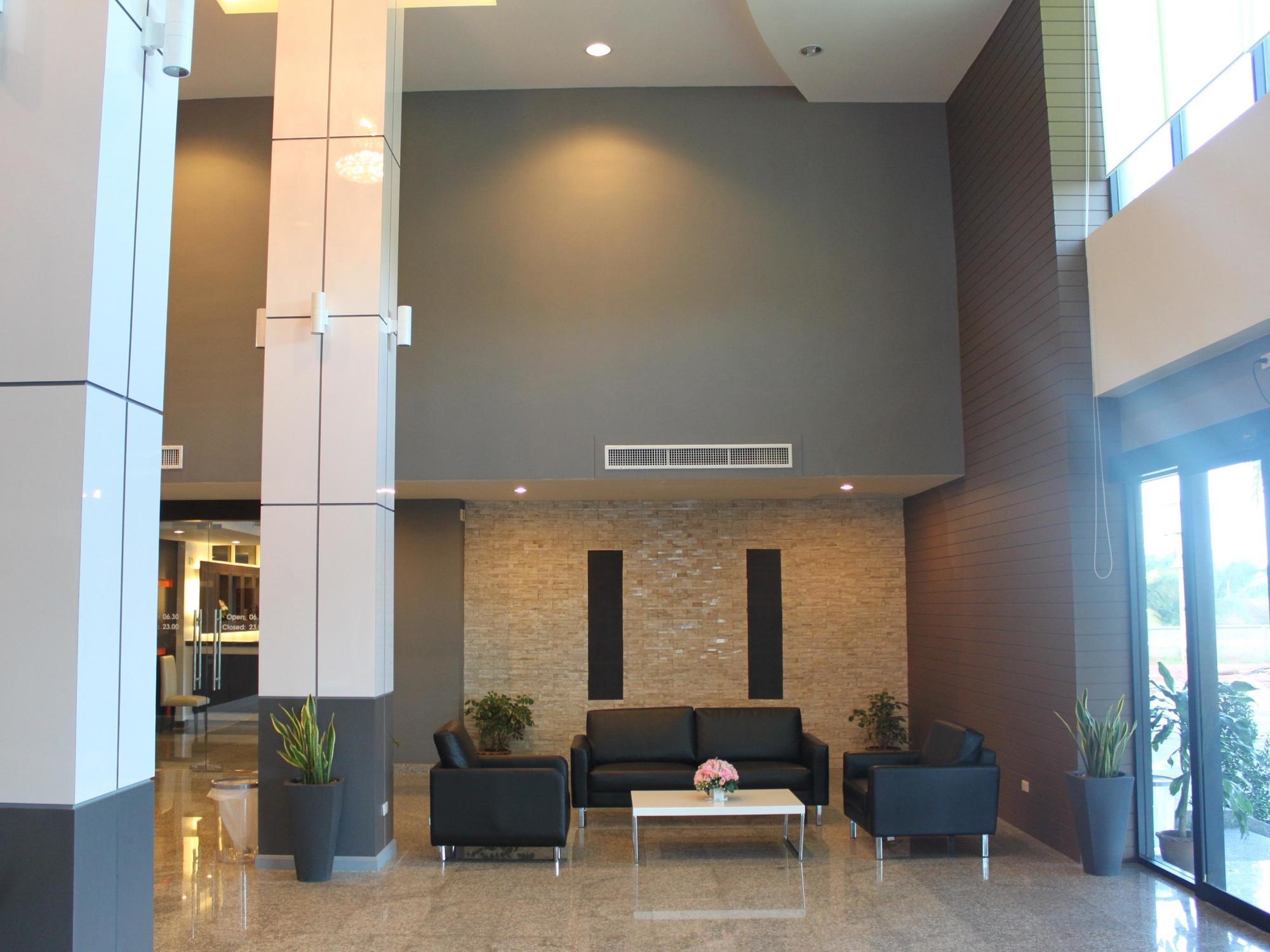 Hotel S Tara Grand Surat Thani Zewnętrze zdjęcie