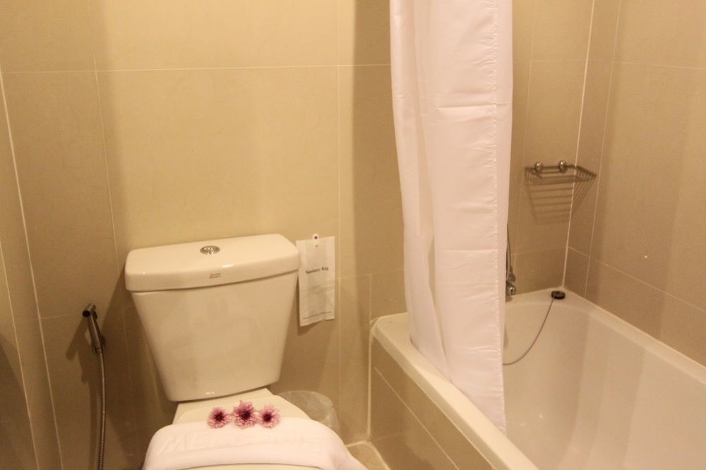 Hotel S Tara Grand Surat Thani Zewnętrze zdjęcie