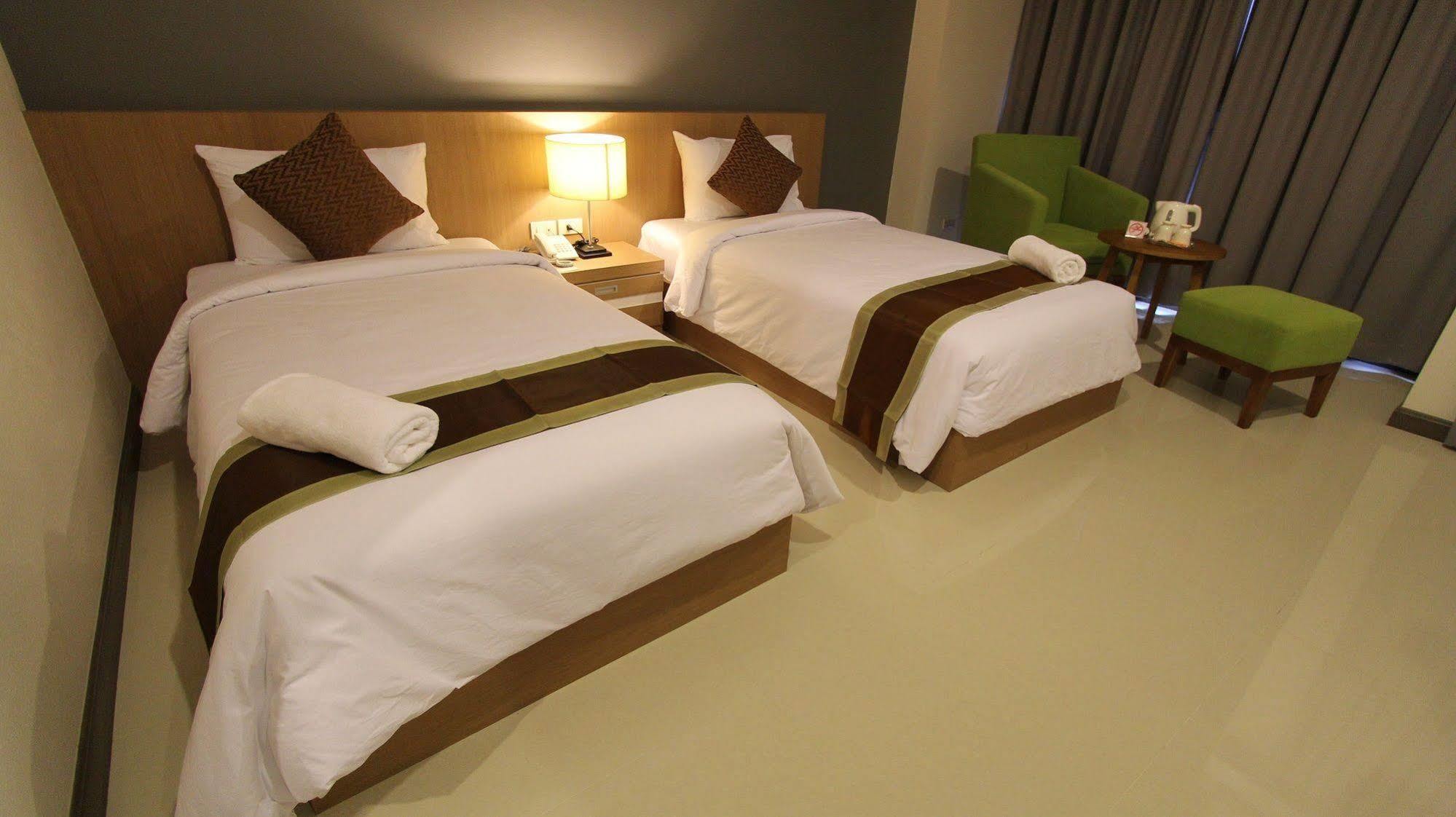 Hotel S Tara Grand Surat Thani Zewnętrze zdjęcie